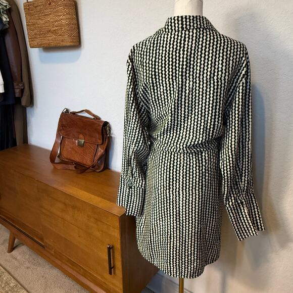 Women's H&M Black and Cream Geometric Print Wrap Tie Waist Dress Size Medium - Picture 7 of 9